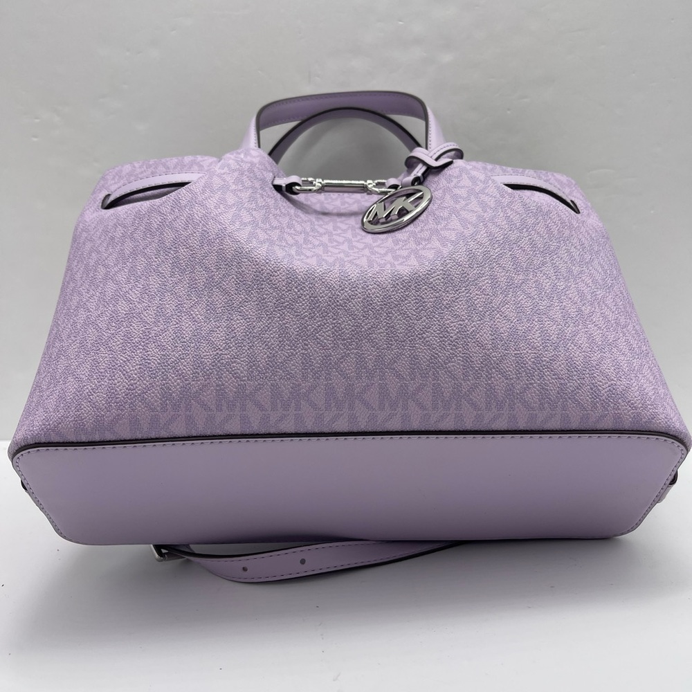 MICHAEL KORS Carson Medium Signature Logo Satchel
Light Quartz
NWT - Picture 9 of 16